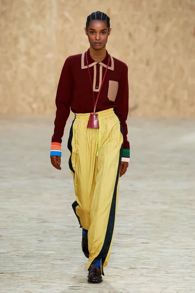 Look 49